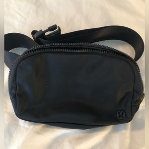 lululemon Everywhere Belt Bag